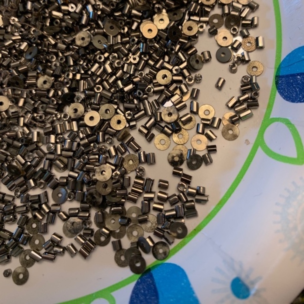 Small bag of beads for Adrianna Papell Taupe Pink